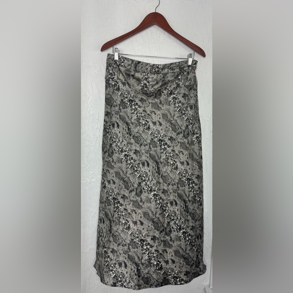 Free People Women's Normani Bias Printed Skirt Size 12 - Picture 3 of 6